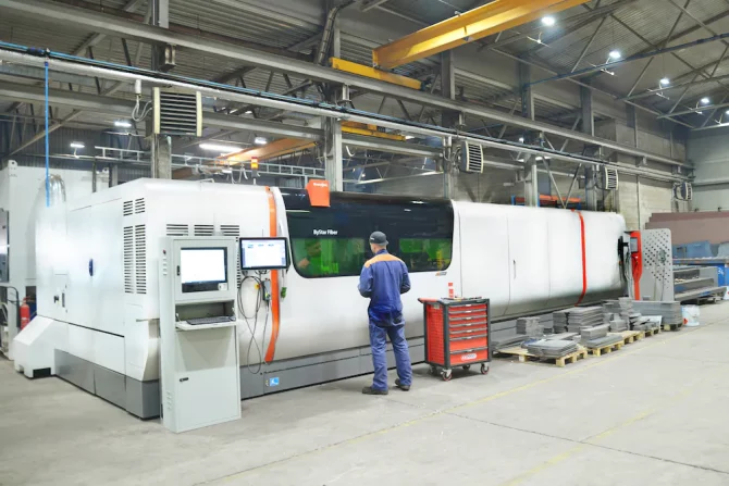 laserloikur-Palmse-metallis-copy test 3